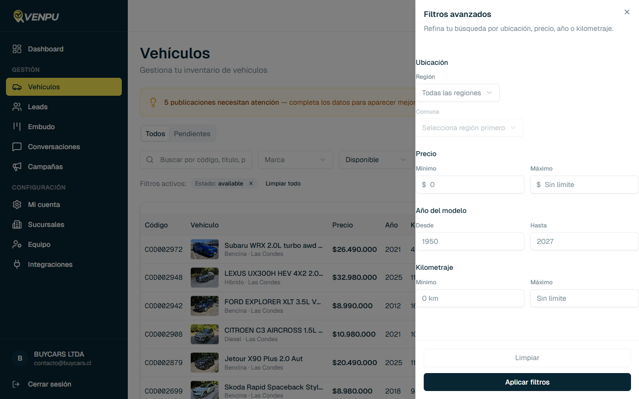 Panel de filtros avanzados con ubicacion, precio, año y kilometraje